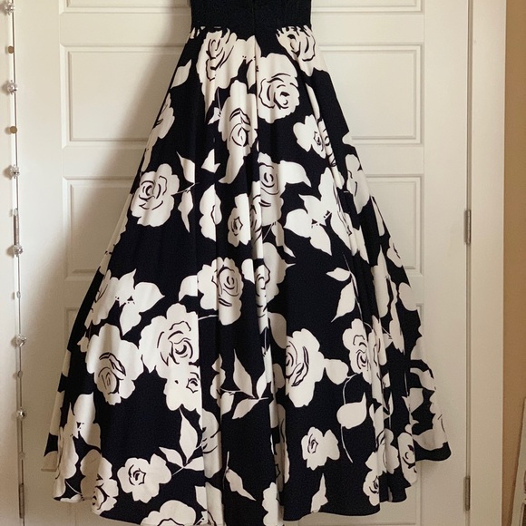 Sherri Hill 2017 Prom Dress - Picture 5 of 8